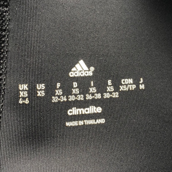 Women’s athletic workout capris - Picture 4 of 5